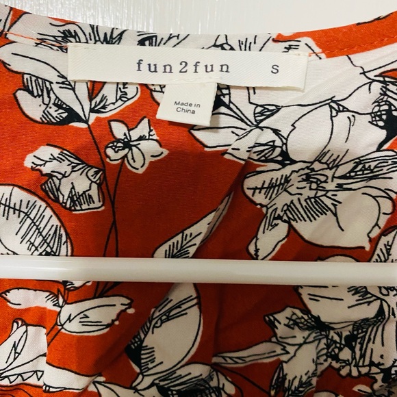 NWOT Fun to Fun size S - Picture 2 of 5